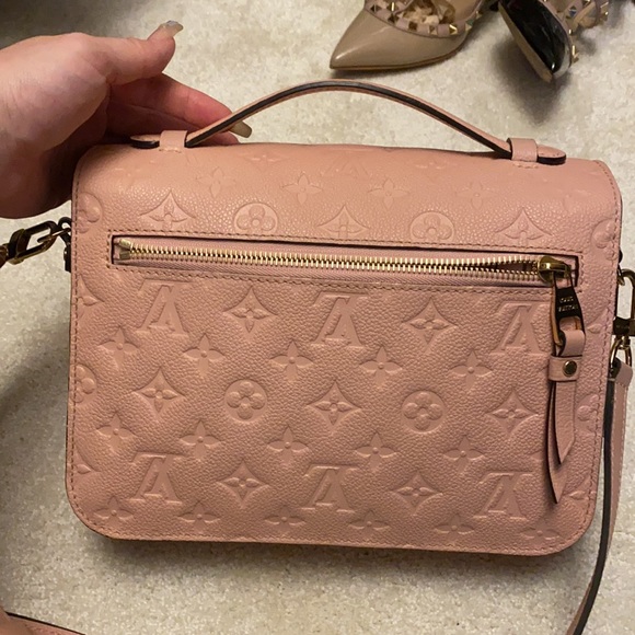 (SOLD) Louis Vuitton Pochette Métis Monogram Empreinte Leather Rose - Picture 4 of 13